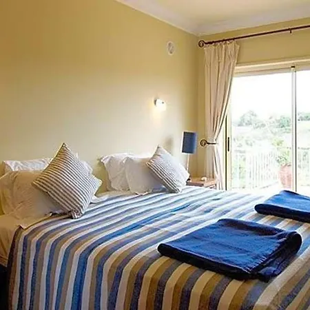 Carvoeiro Sleeps 6 Pool Air Con Wifi *