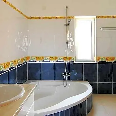 Willa Carvoeiro Sleeps 6 Pool Air Con Wifi *